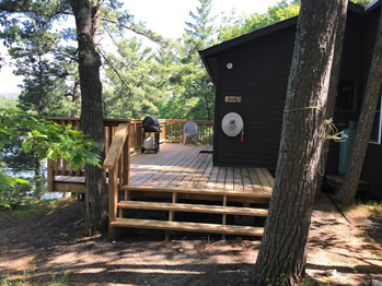 Rusty's Cabin: new deck sideview